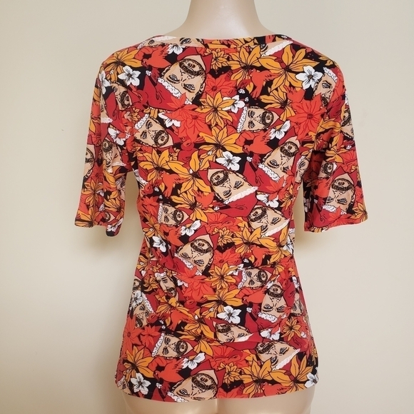 LULAROE Classic Hawaiian Tee - Picture 2 of 4